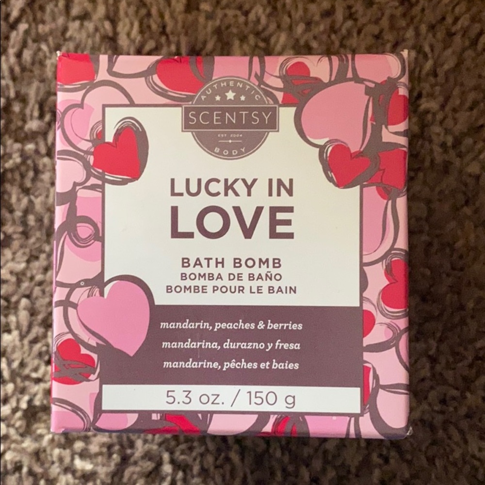 Lucky In Love Scentsy Bath Bomb